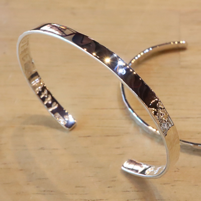 シルバーバングル